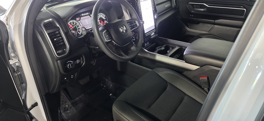 RAM 1500 Big Horn Quad Cab 4WD 2025 RAM 1500 Big Horn Quad Cab 4WD 2025