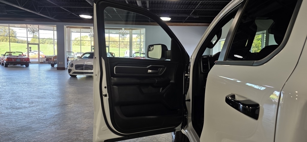 RAM 1500 Big Horn Quad Cab 4WD 2025 RAM 1500 Big Horn Quad Cab 4WD 2025