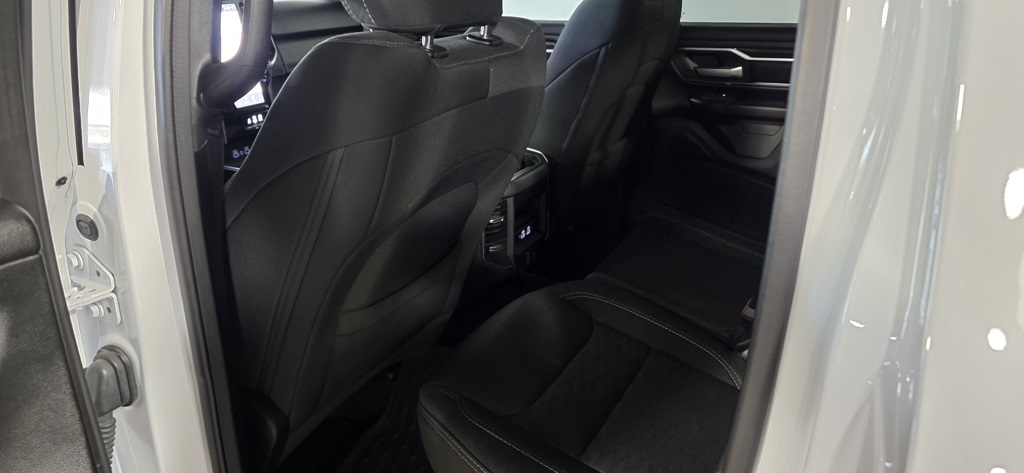 RAM 1500 Big Horn Quad Cab 4WD 2025 RAM 1500 Big Horn Quad Cab 4WD 2025