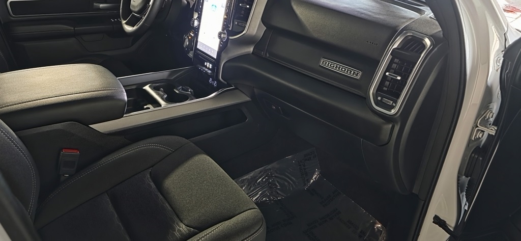 RAM 1500 Big Horn Quad Cab 4WD 2025 RAM 1500 Big Horn Quad Cab 4WD 2025