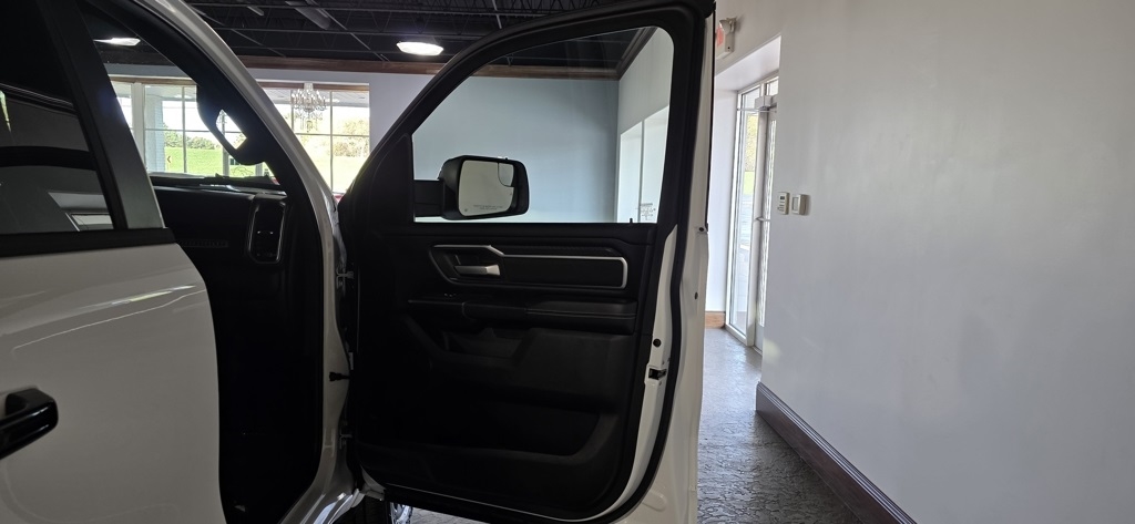 RAM 1500 Big Horn Quad Cab 4WD 2025 RAM 1500 Big Horn Quad Cab 4WD 2025