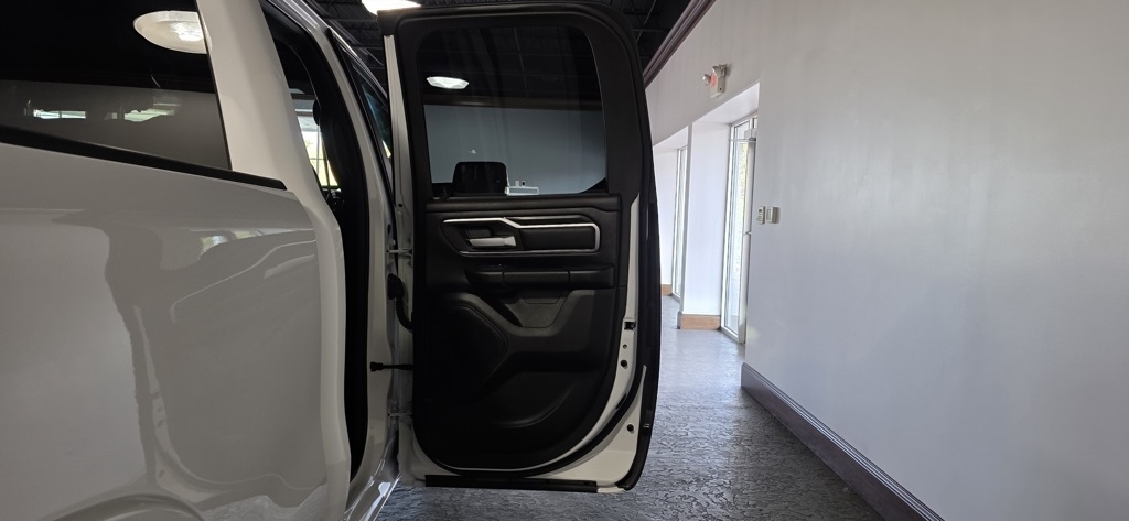 RAM 1500 Big Horn Quad Cab 4WD 2025 RAM 1500 Big Horn Quad Cab 4WD 2025