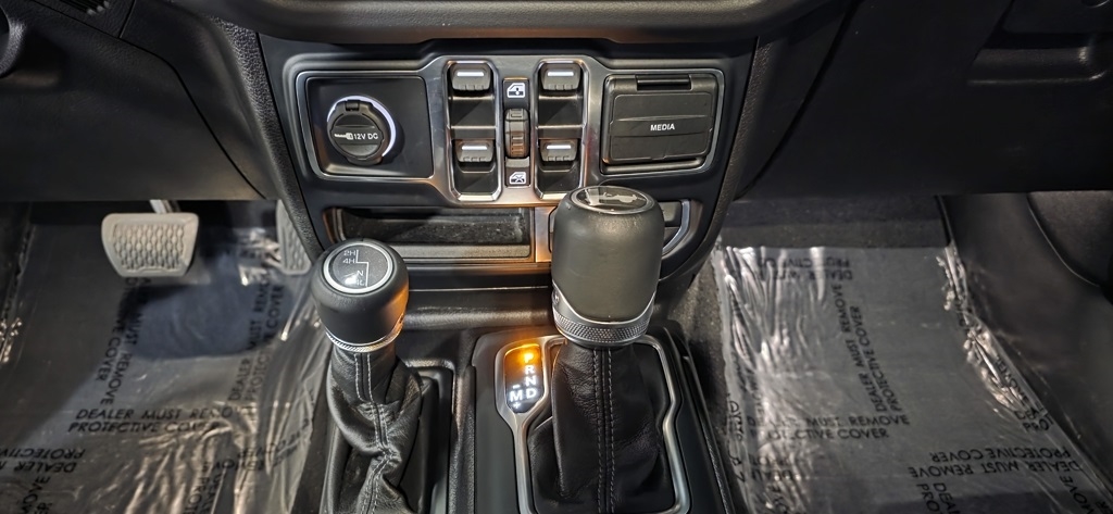 Jeep Wrangler Sahara 2024