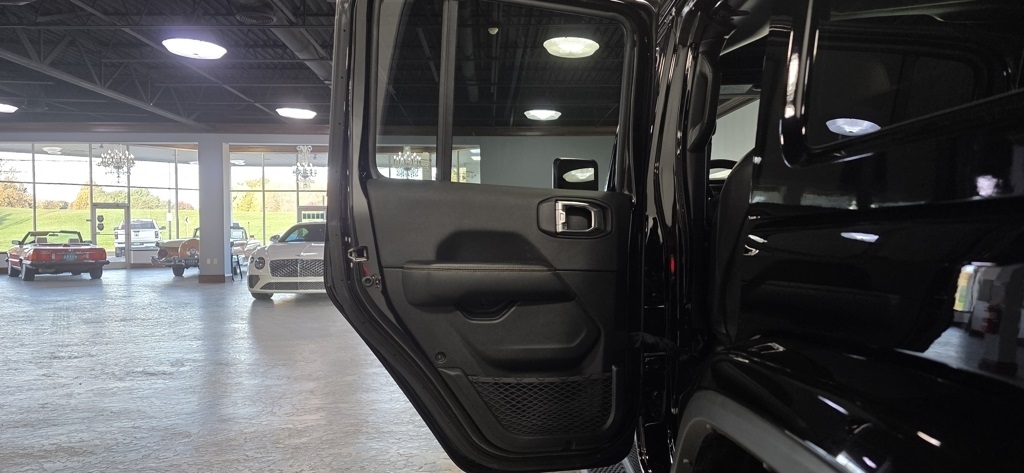 Jeep Wrangler Sahara 2024