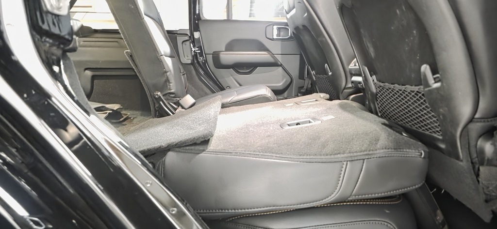 Jeep Wrangler Sahara 2024