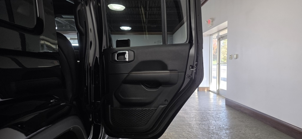 Jeep Wrangler Sahara 2024