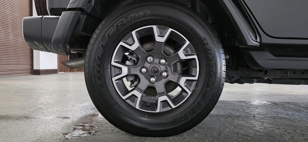 Jeep Wrangler Sahara 2024