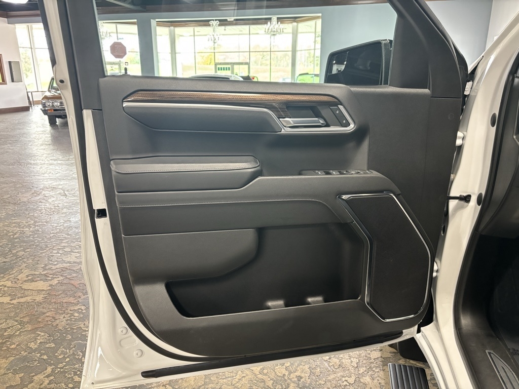 Chevrolet Silverado 1500 LT Crew Cab 4WD 2023