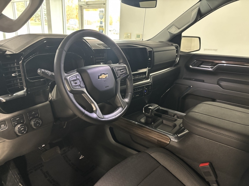 Chevrolet Silverado 1500 LT Crew Cab 4WD 2023