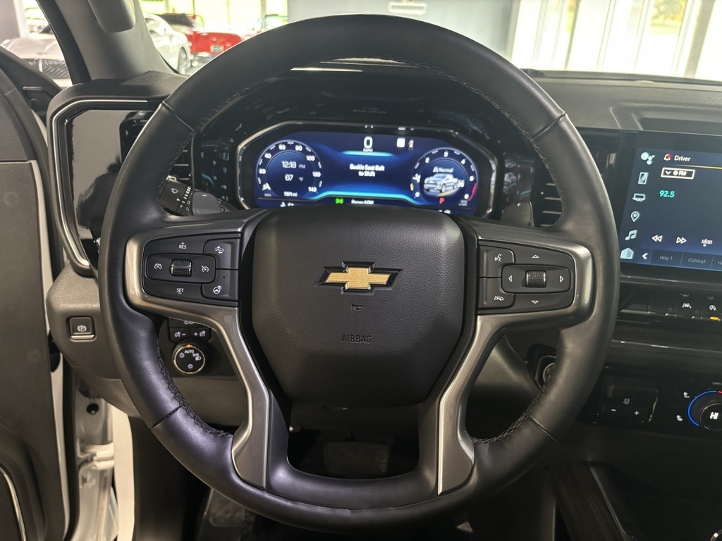 Chevrolet Silverado 1500 LT Crew Cab 4WD 2023