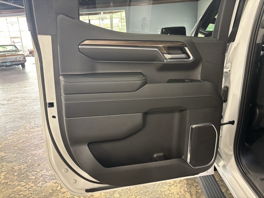 Chevrolet Silverado 1500 LT Crew Cab 4WD 2023