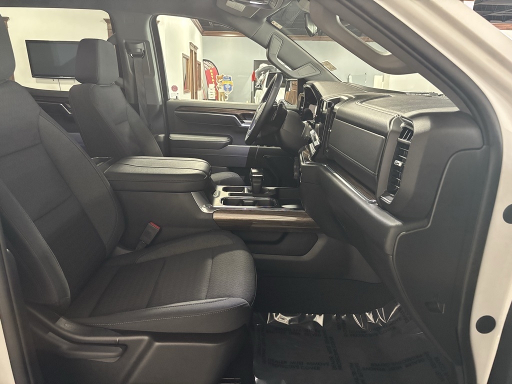 Chevrolet Silverado 1500 LT Crew Cab 4WD 2023