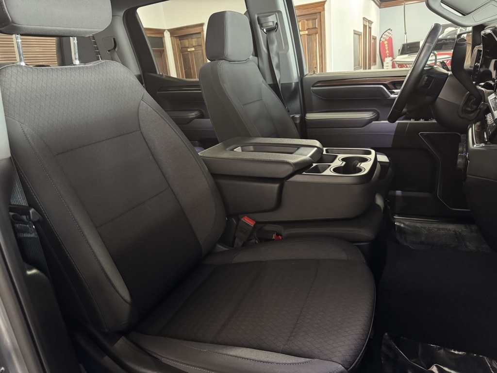 Chevrolet Silverado 1500 LT Crew Cab 4WD 2025