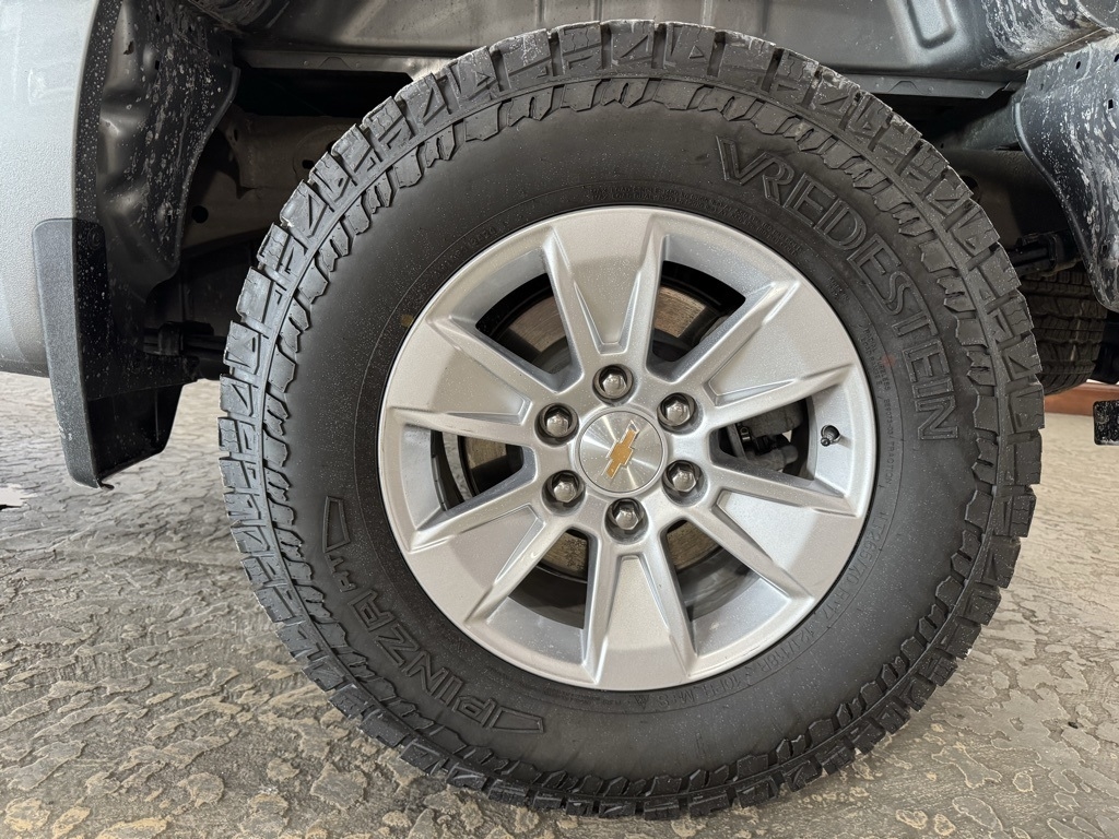 Chevrolet Silverado 1500 LT Crew Cab 4WD 2025