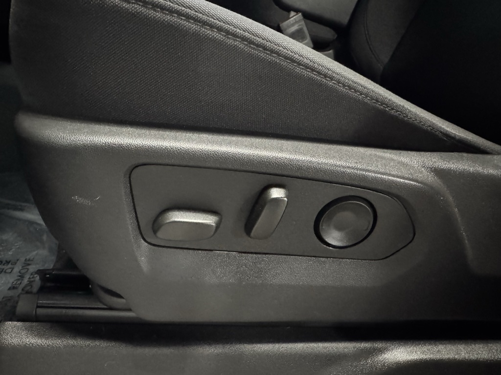 Chevrolet Silverado 1500 LT Crew Cab 4WD 2025