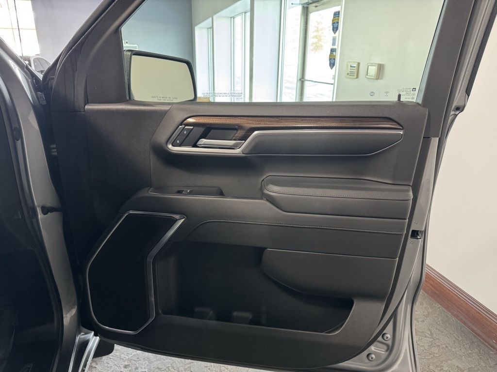 Chevrolet Silverado 1500 LT Crew Cab 4WD 2025