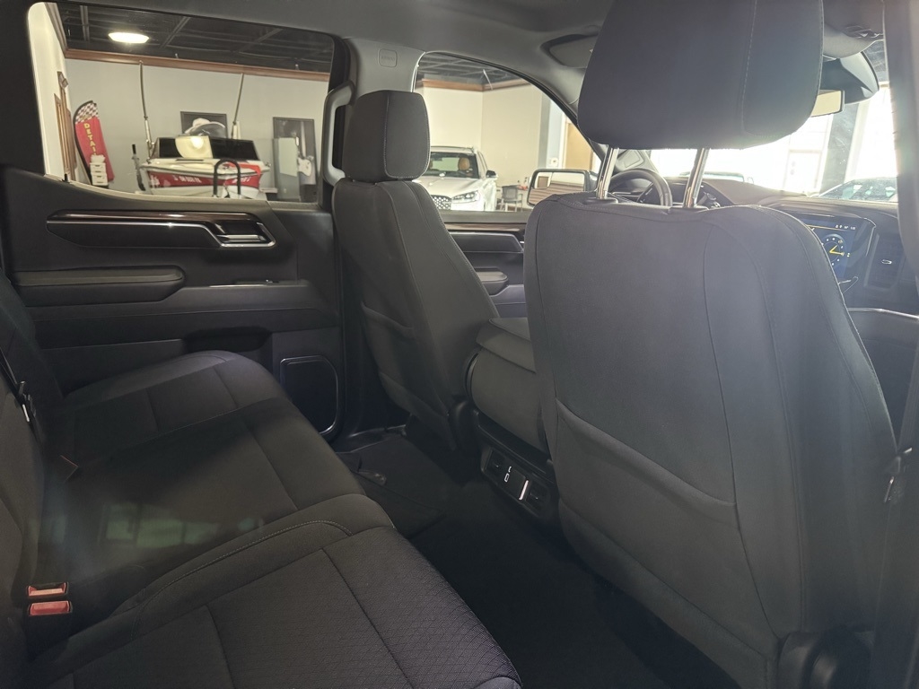 Chevrolet Silverado 1500 LT Crew Cab 4WD 2025