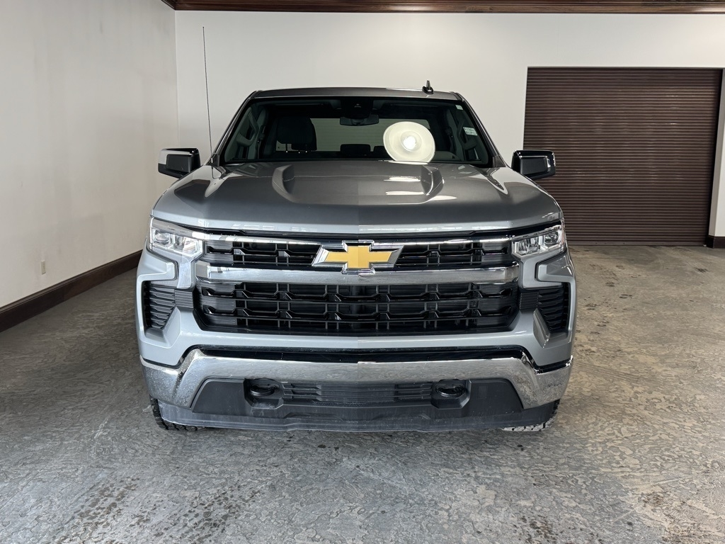 Chevrolet Silverado 1500 LT Crew Cab 4WD 2025