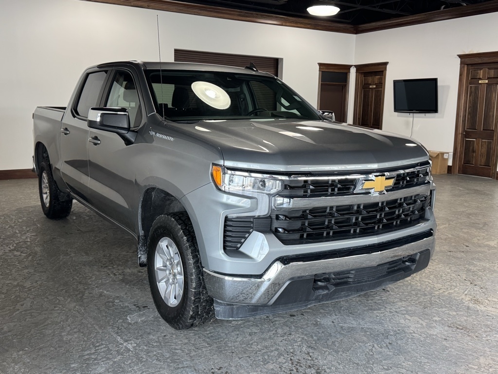 Chevrolet Silverado 1500 LT Crew Cab 4WD 2025