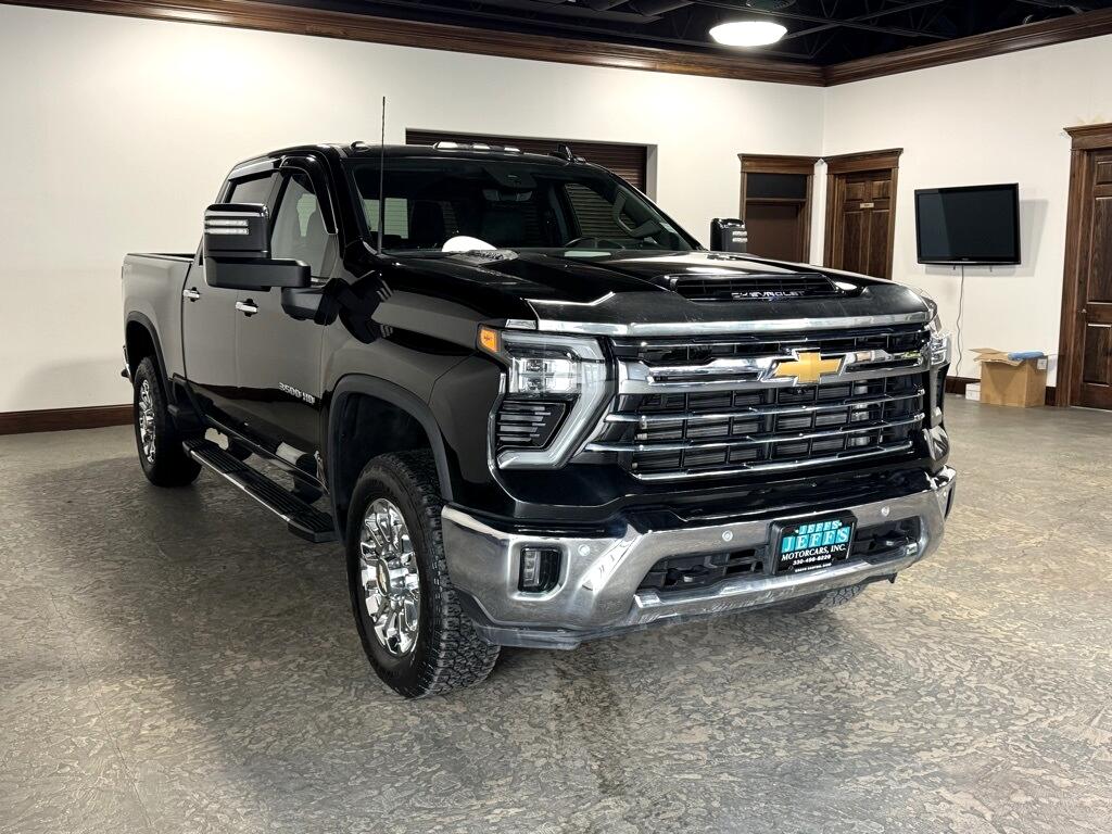 Chevrolet Silverado 3500HD LTZ Crew Cab 4WD 2024