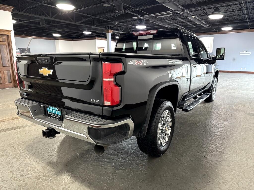 Chevrolet Silverado 3500HD LTZ Crew Cab 4WD 2024