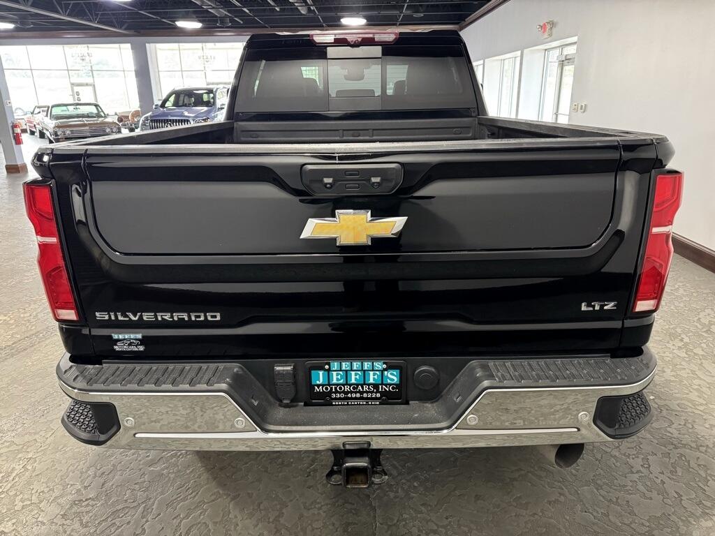 Chevrolet Silverado 3500HD LTZ Crew Cab 4WD 2024