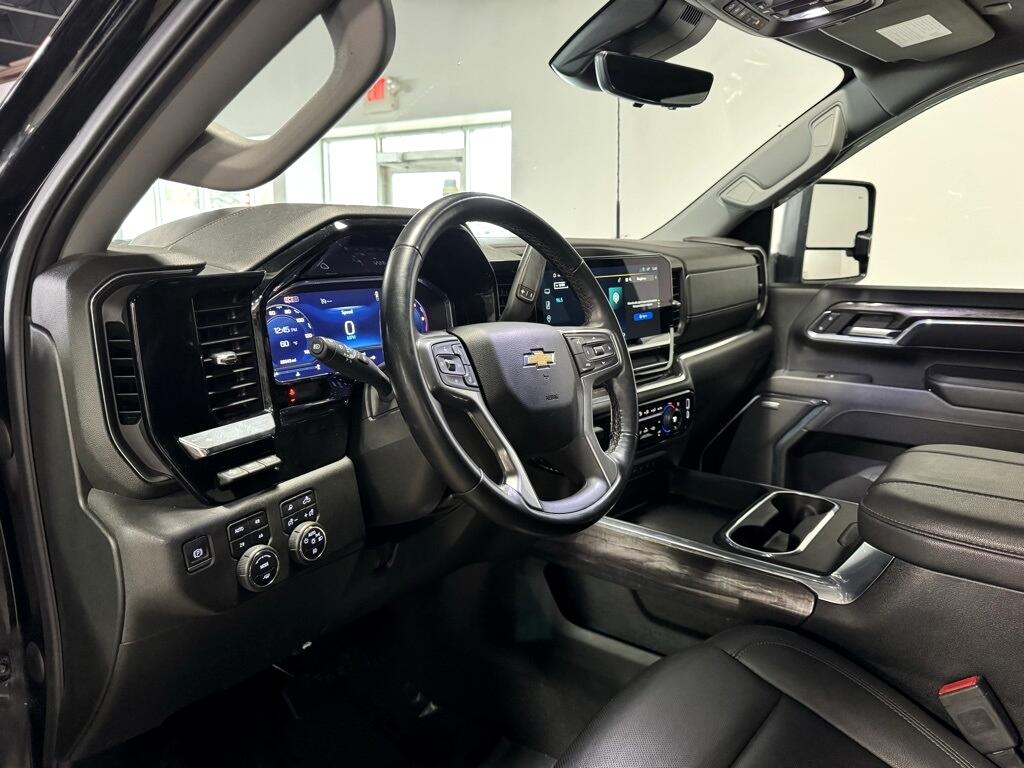 Chevrolet Silverado 3500HD LTZ Crew Cab 4WD 2024