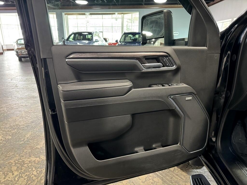 Chevrolet Silverado 3500HD LTZ Crew Cab 4WD 2024