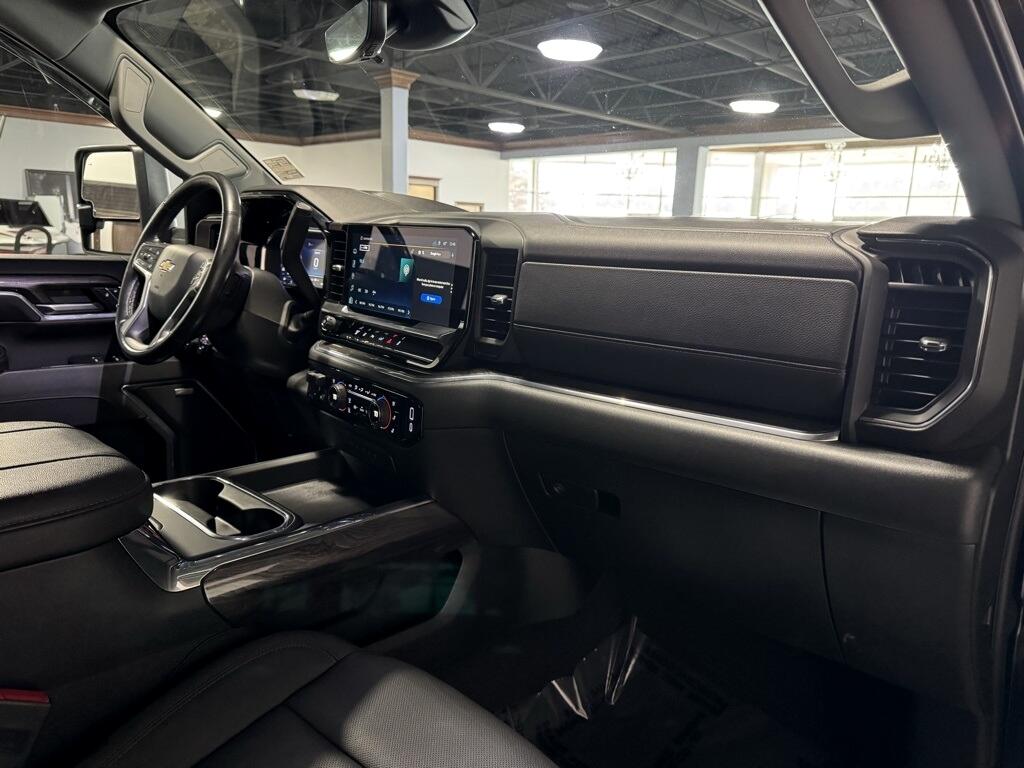 Chevrolet Silverado 3500HD LTZ Crew Cab 4WD 2024