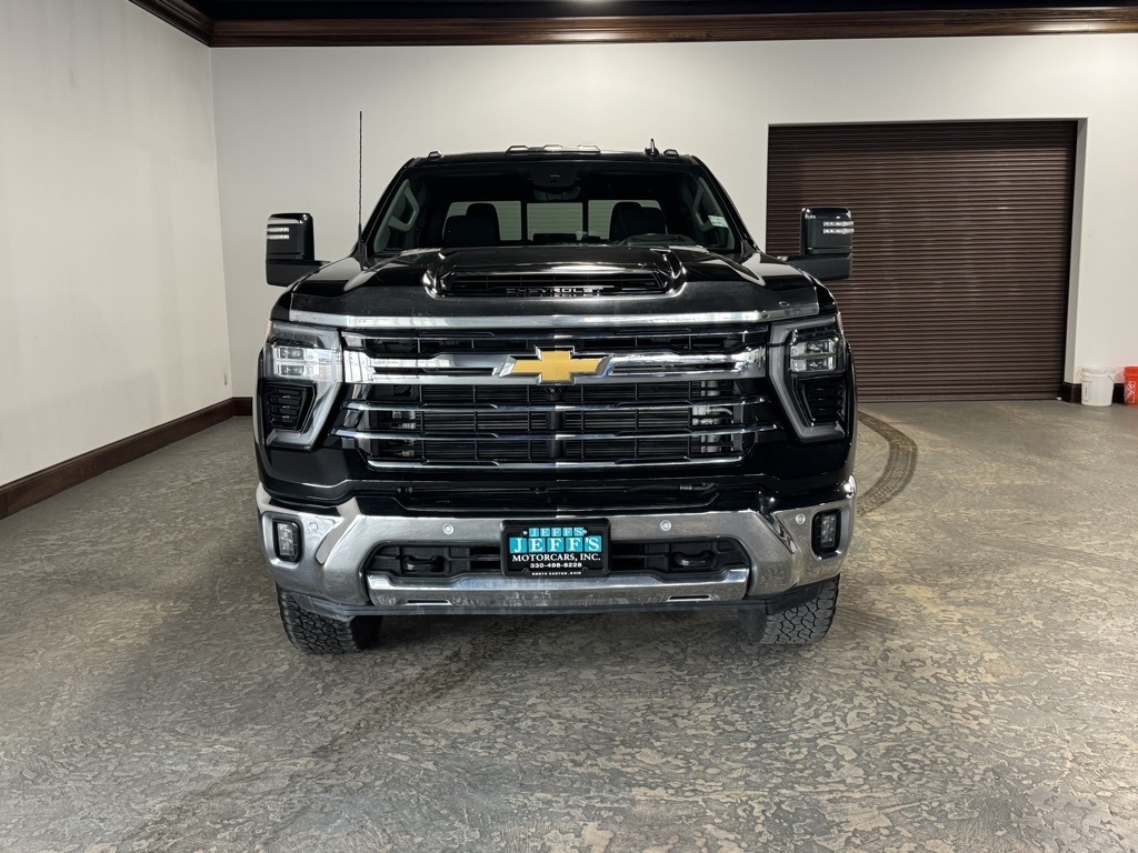 Chevrolet Silverado 3500HD LTZ Crew Cab 4WD 2024