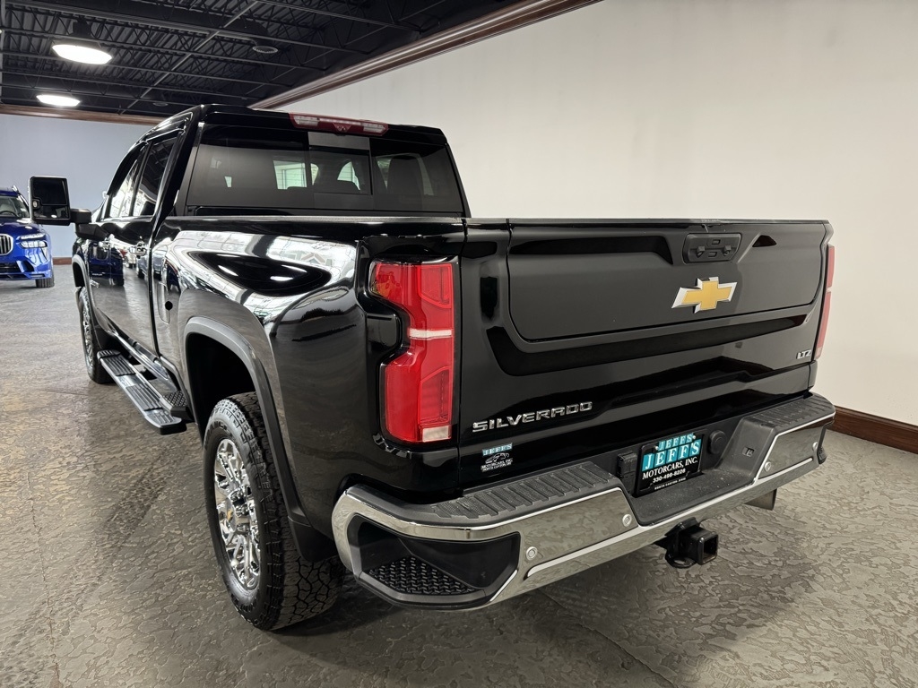 Chevrolet Silverado 3500HD LTZ Crew Cab 4WD 2024