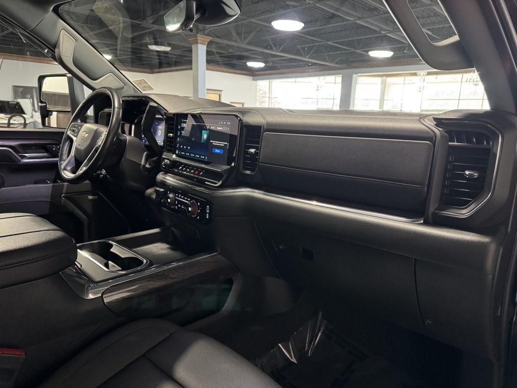 Chevrolet Silverado 3500HD LTZ Crew Cab 4WD 2024