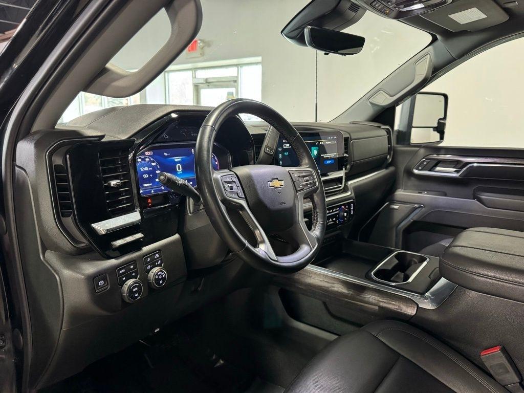 Chevrolet Silverado 3500HD LTZ Crew Cab 4WD 2024