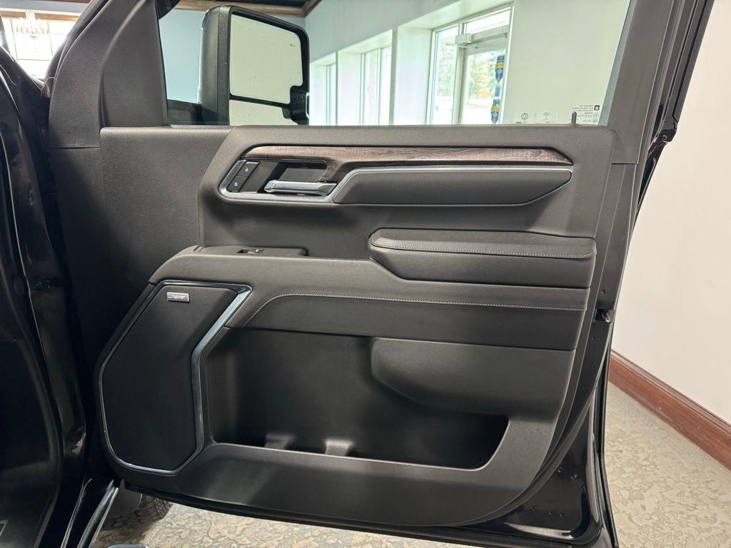 Chevrolet Silverado 3500HD LTZ Crew Cab 4WD 2024