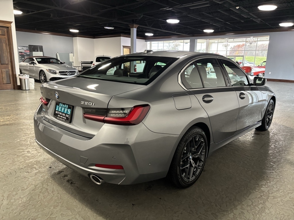 BMW 3-Series 330i xDrive 2025