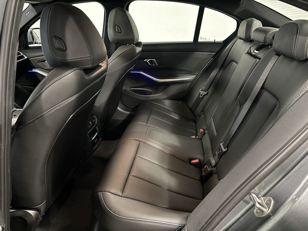 BMW 3-Series 330i xDrive 2025