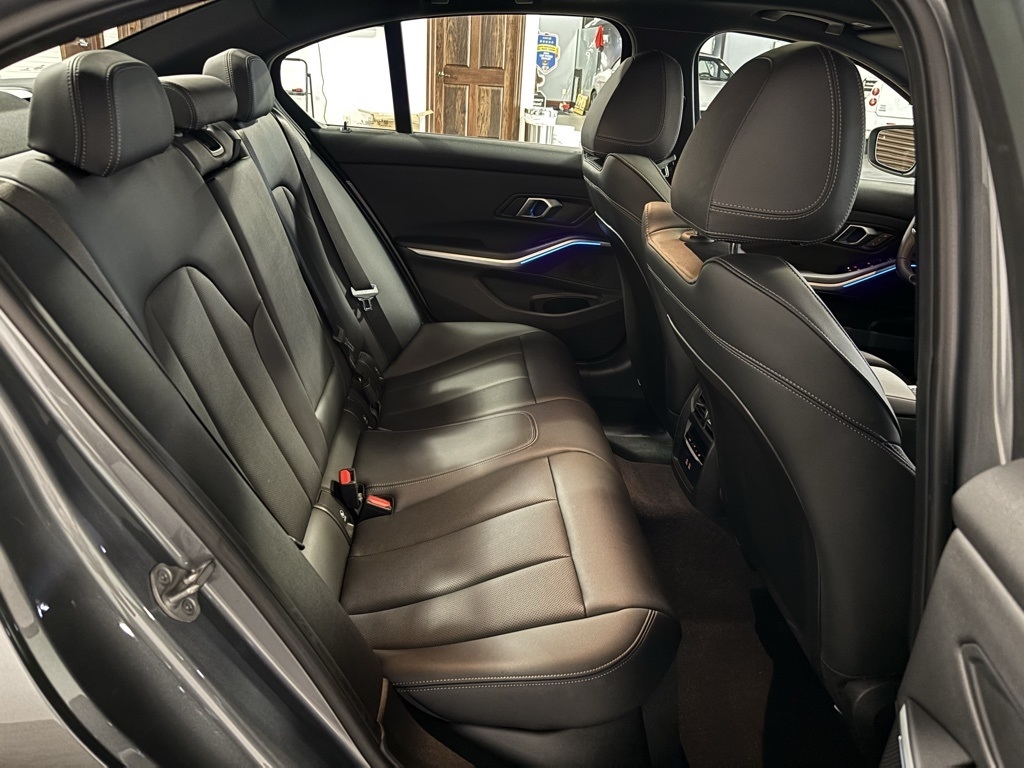 BMW 3-Series 330i xDrive 2025