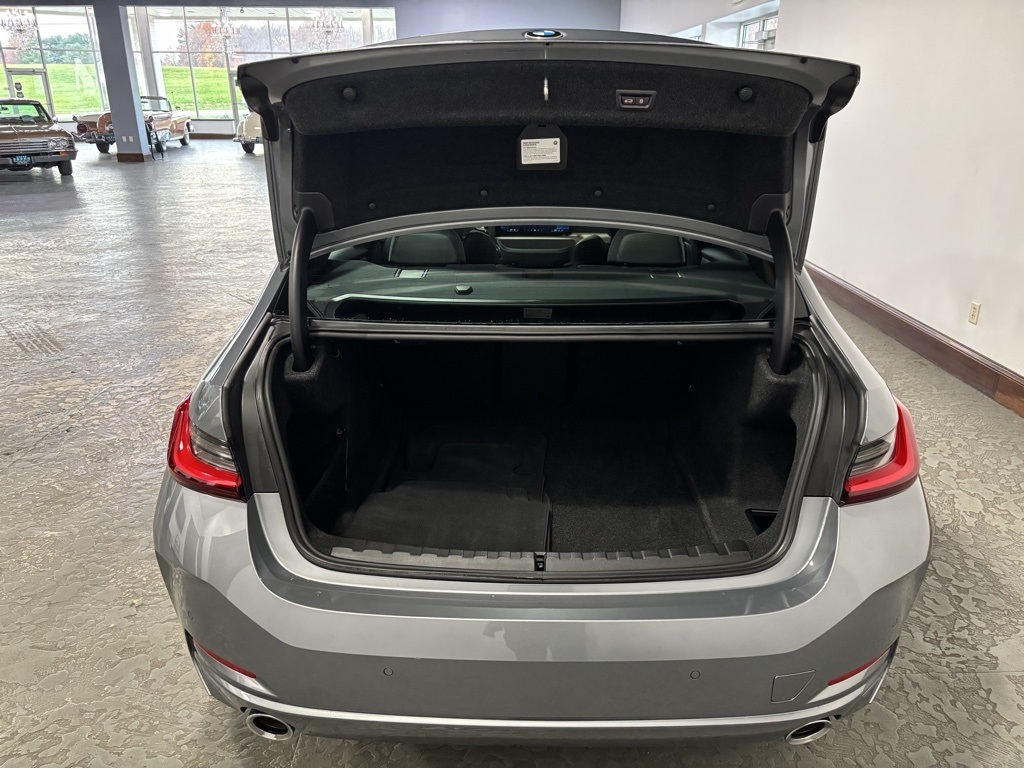 BMW 3-Series 330i xDrive 2025