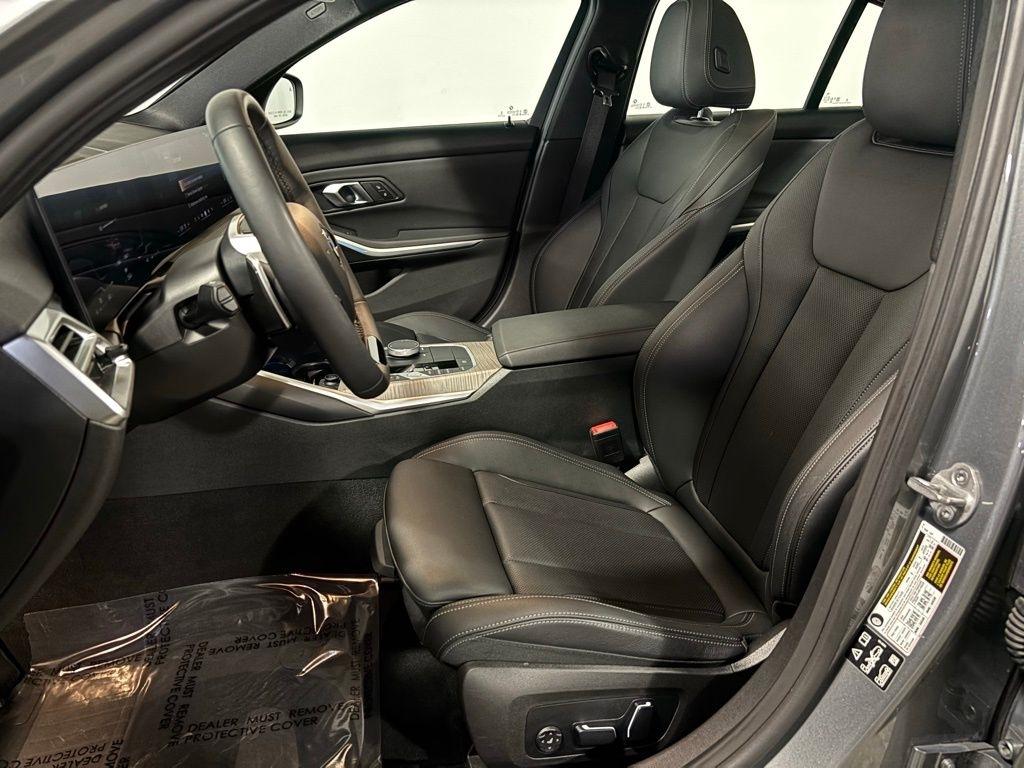 BMW 3-Series 330i xDrive 2025