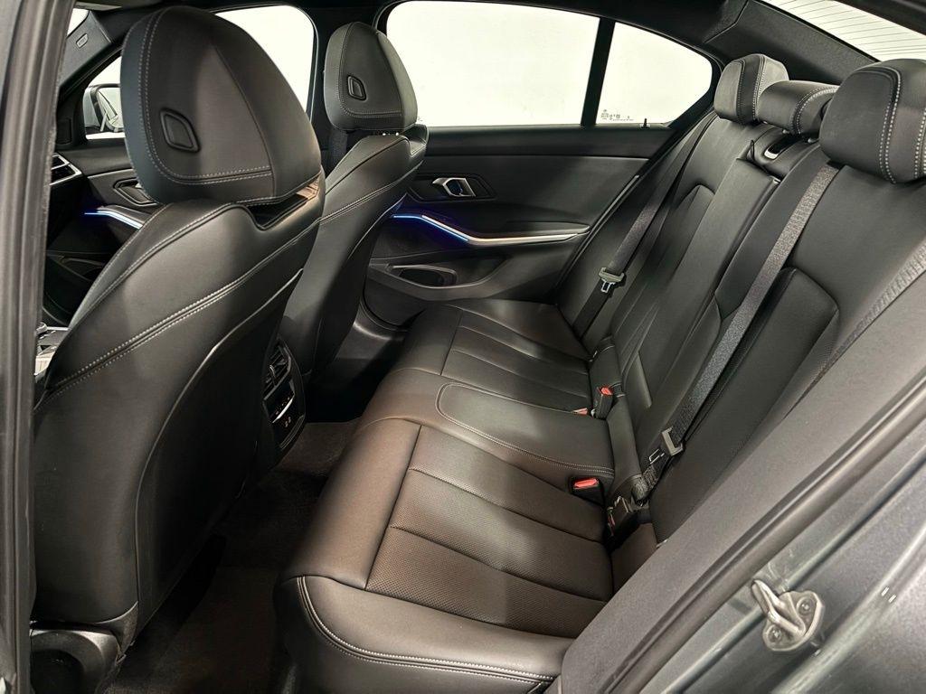 BMW 3-Series 330i xDrive 2025