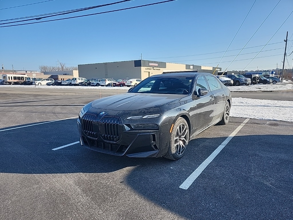 2025 BMW 7-Series 740i xDrive