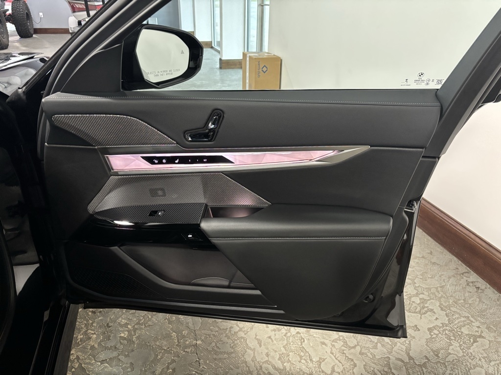 BMW 7-Series 740i xDrive 2025