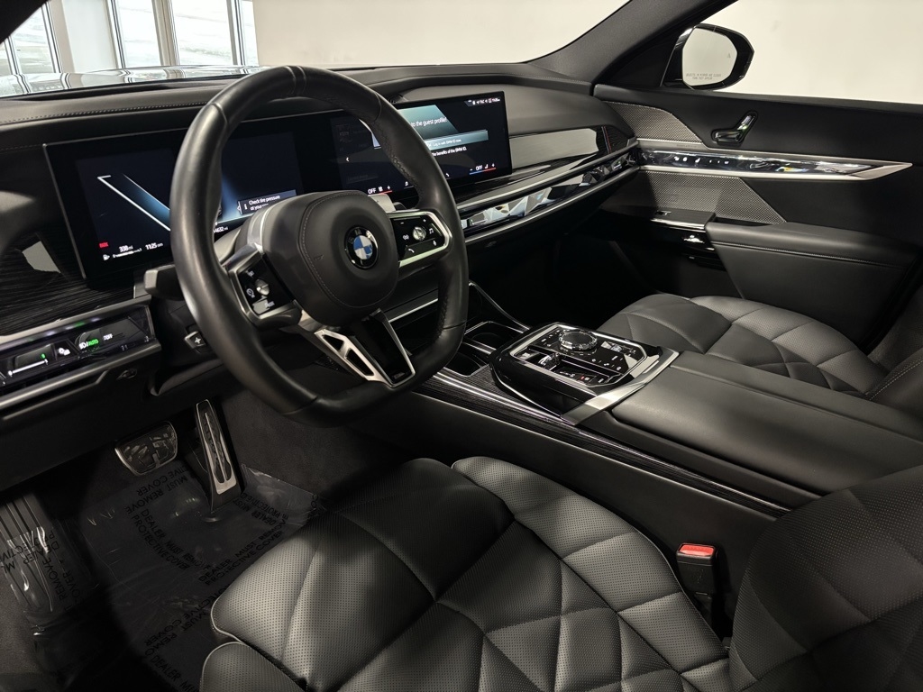 BMW 7-Series 740i xDrive 2025