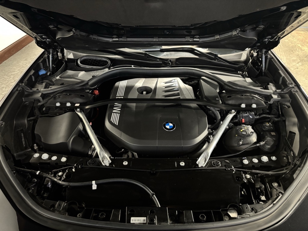 BMW 7-Series 740i xDrive 2025