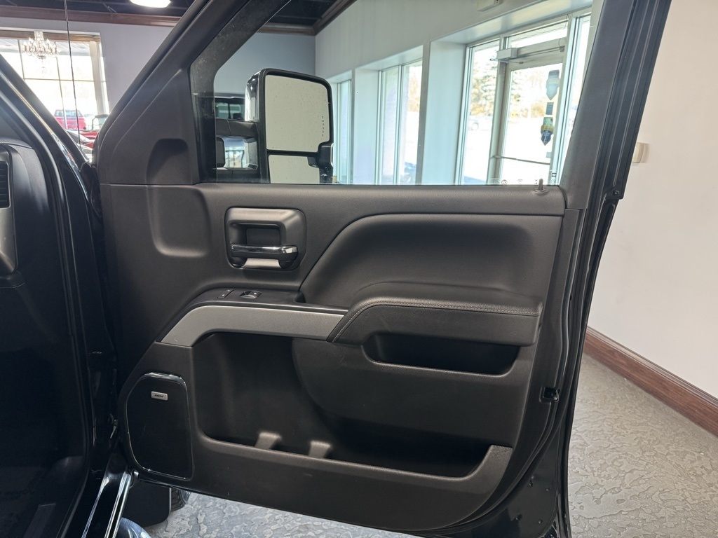 Chevrolet Silverado 2500HD LTZ Crew Cab 4WD 2018