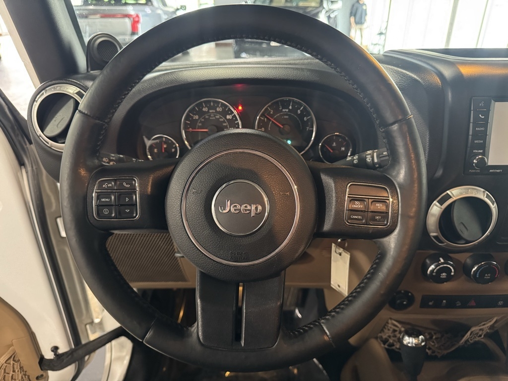 Jeep Wrangler Sahara 4WD 2014