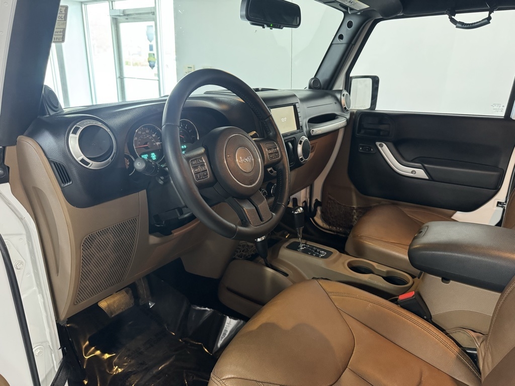 Jeep Wrangler Sahara 4WD 2014