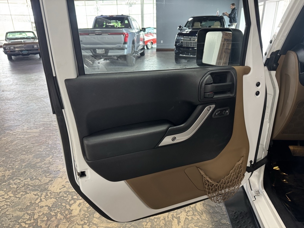 Jeep Wrangler Sahara 4WD 2014