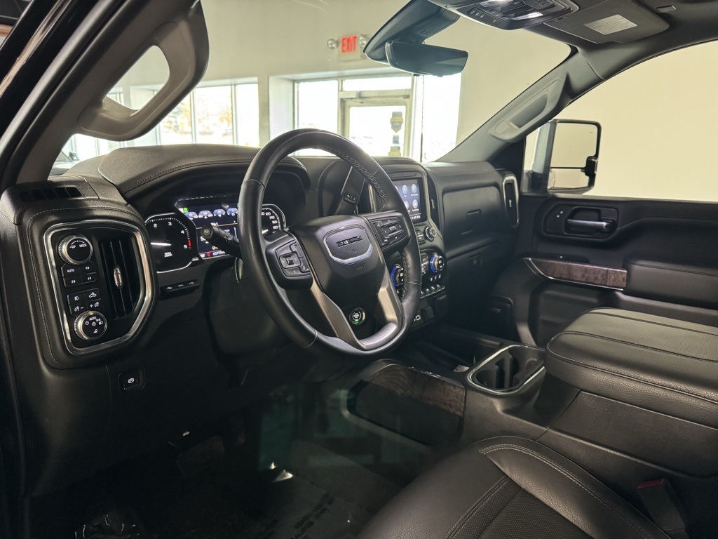 GMC Sierra 2500HD Denali Crew Cab 4WD SB 2023