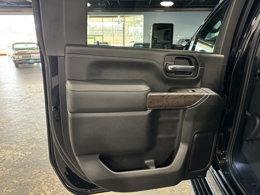 GMC Sierra 2500HD Denali Crew Cab 4WD SB 2023